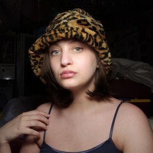 🐆 Leopard Fuzzy Hat